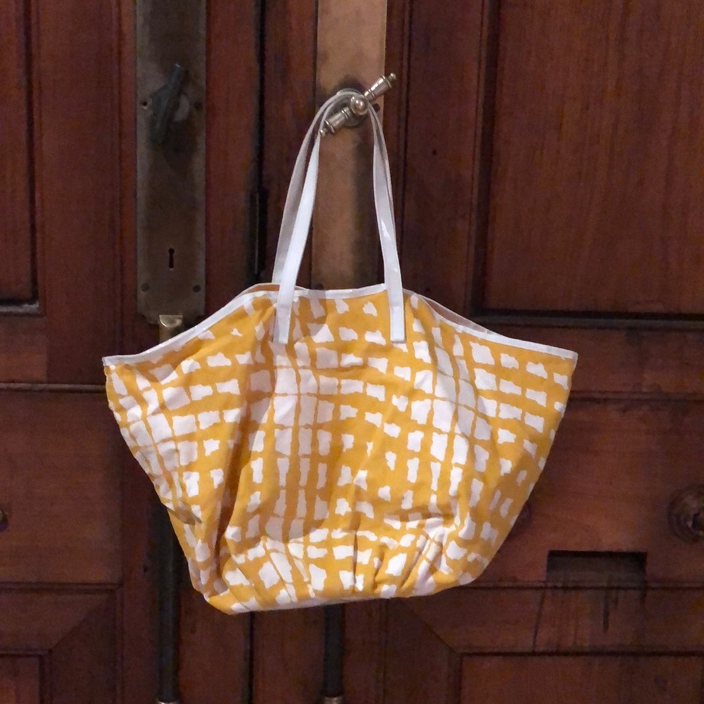 Saks Fifth Avenue Yellow & White Tote Purse